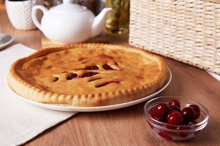 Осетинский пирог с вишней