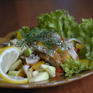 Унаги сарада