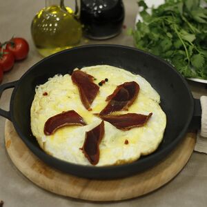 Ձվածեղ բաստուրմայով