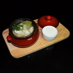 Пельмени с бульоном