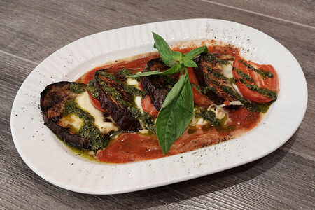 Баклажаны, запеченные с моцареллой