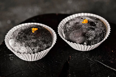 Десерт Черные Вагаси моти