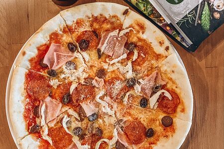 Пицца Охотничья классика