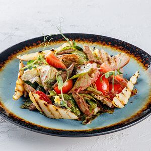 Салат с печеной уткой