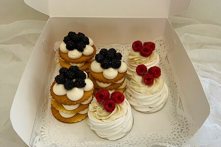 Набор ассорти мини милфеи 3 шт и павлова 3 шт