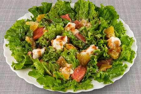 Салат из семги с апельсинами и творожным сыром