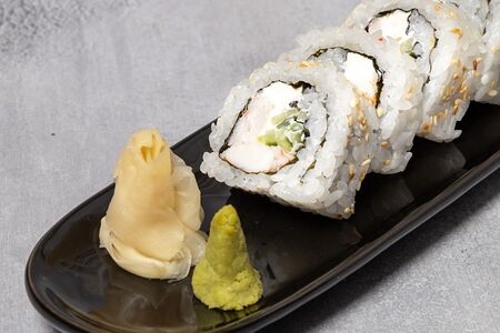 Ролл чиз креветка