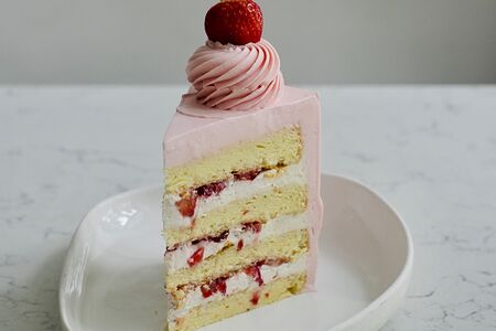 Кусочек торта Barbie cake