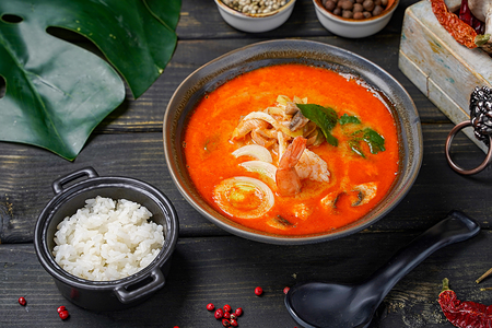 Том-ям с морепродуктами