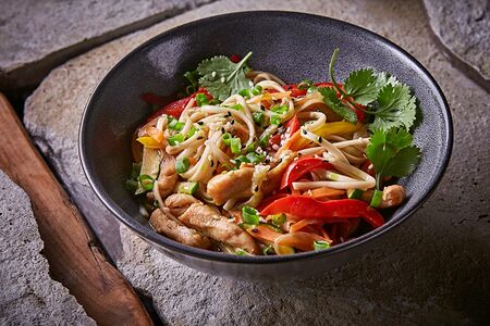 Лапша удон с курицей