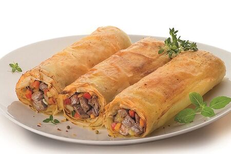 Кроллы с говядиной и овощами