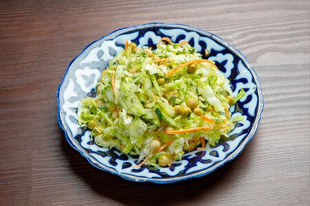 Салат со свежей капустой