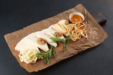 Ассорти грузинских сыров