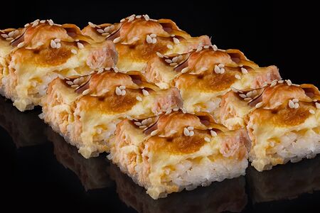 Суши-пицца с лососем