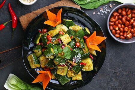 Салат из битых огурцов