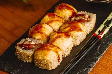 Запечённый ролл с угрём