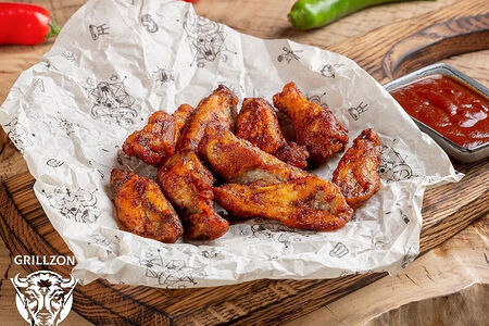 Крылья гриль с соусом