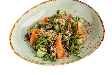 Салат с сёмгой и киноа