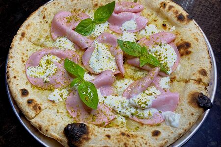 Мортаделла и фисташка