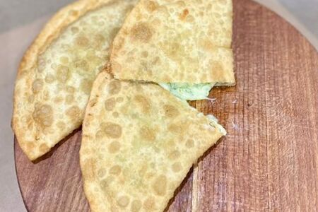 Чебурек с сыром и зеленью