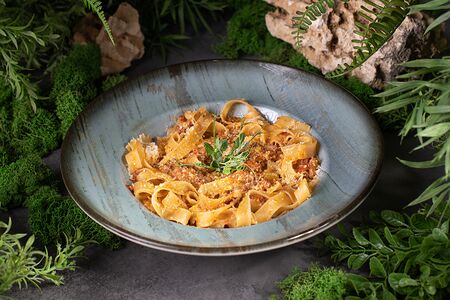 Паста с рагу по-болонски