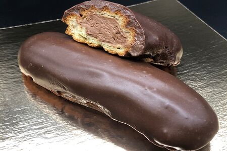 Эклер Шоколадный