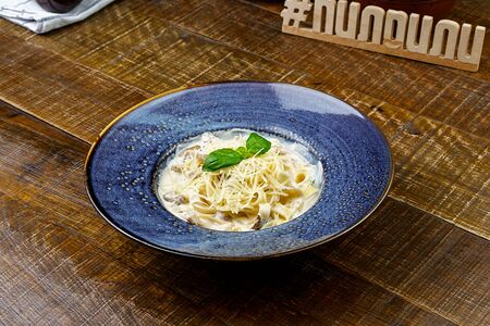 Паста с белыми грибами и курицей