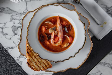 Средиземноморский суп Качукко из морепродуктов