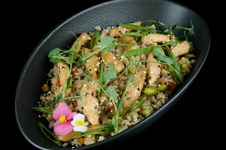 Чесночный рис с курицей