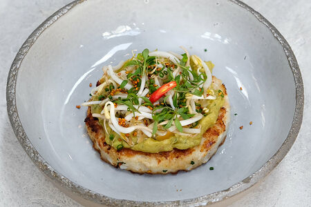 Котлета из черной трески с гуакамоле