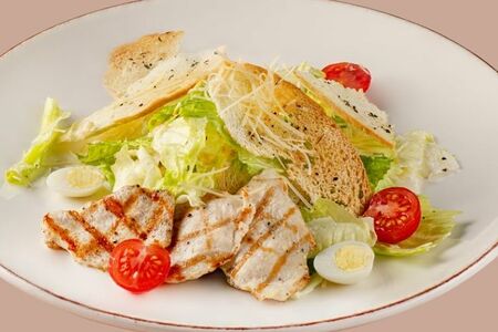 Салат Цезарь с семгой