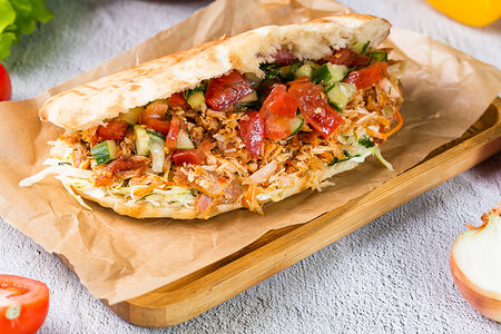 Шаурма в пите с курицей