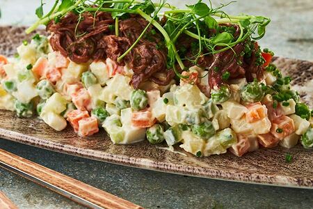 Салат оливье с тушеной кониной