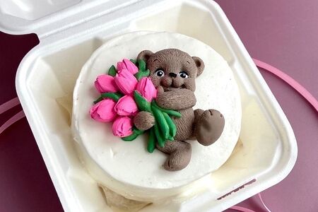 Бенто-торт Мишка с тюльпанами