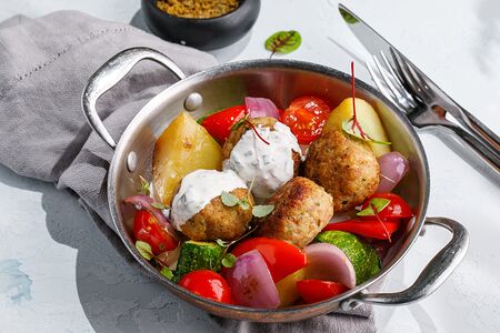 Котлеты из индейки с овощами