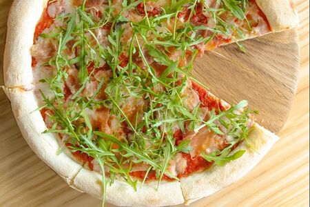 С руколой и пармской ветчиной