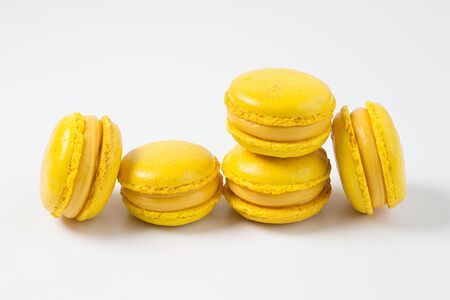 Макарон Манго-маракуйя