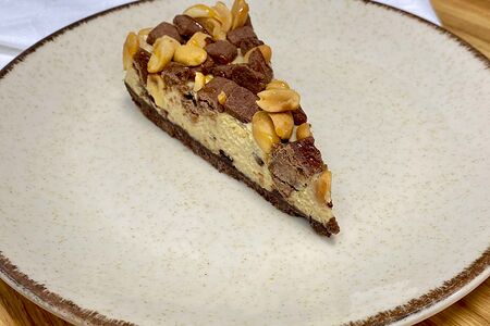 Чизкейк Карамельный с арахисом