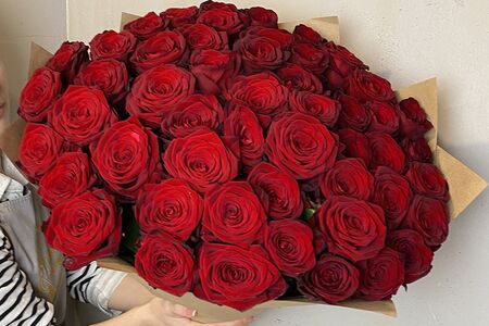 Букет цветов 51 роза Ред Наоми