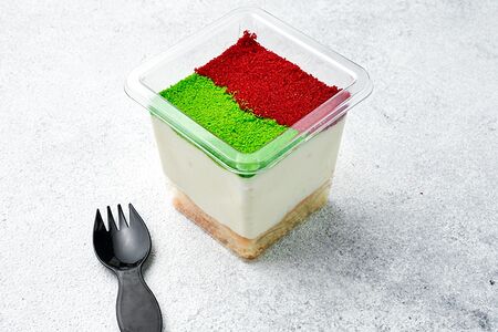 Пирожное Муссовое клубника-киви