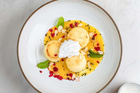 Кокосовые сырники с манговым муссом