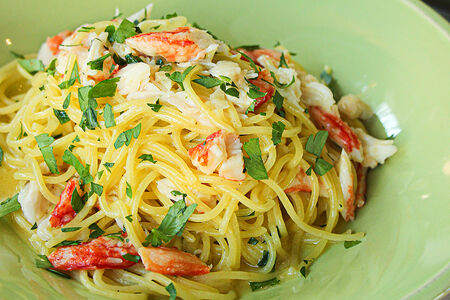 Спагетти с камчатским крабом и сливочным соусом