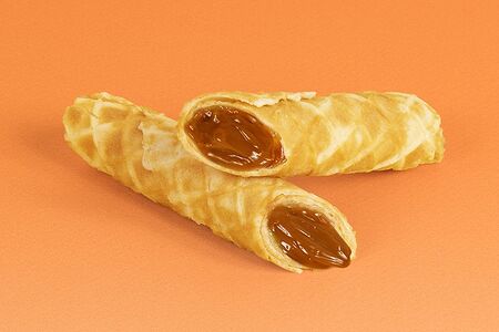 Трубочка на сливочном масле с варёной сгущёнкой