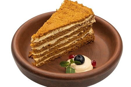 Медовик с соусом англез