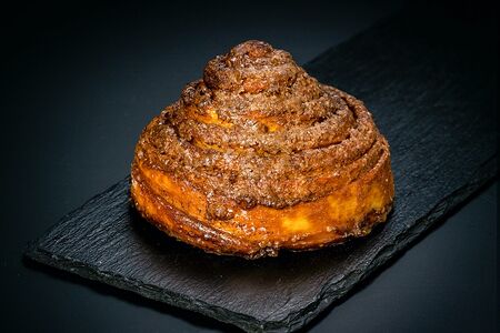 Булочка с корицей