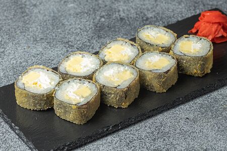 Ролл жареный Четыре сыра