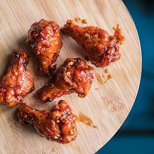 Куриные крылышки в сладком соусе Чили