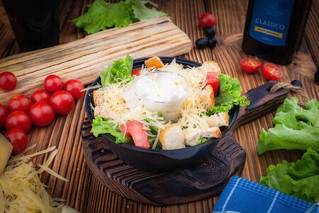Салат Цезарь с курицей