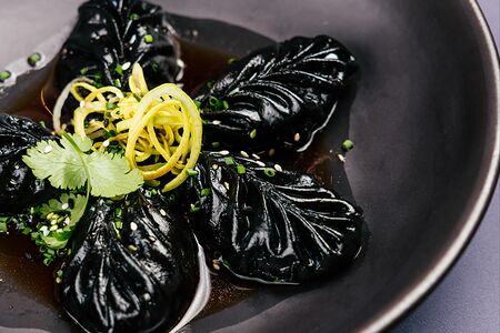 Дим сам с лососем и морепродуктами