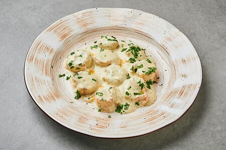 Чкмерули с креветками в сливочном сметано-чесночном соусе